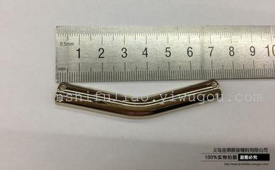 義烏金獅服裝輔料 領(lǐng)口飾品的創(chuàng)新與市場機遇